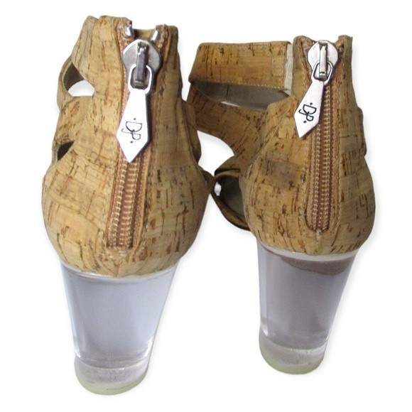 Donald J Pliner Heels Corak and Lucite Heels Size - Picture 6 of 7